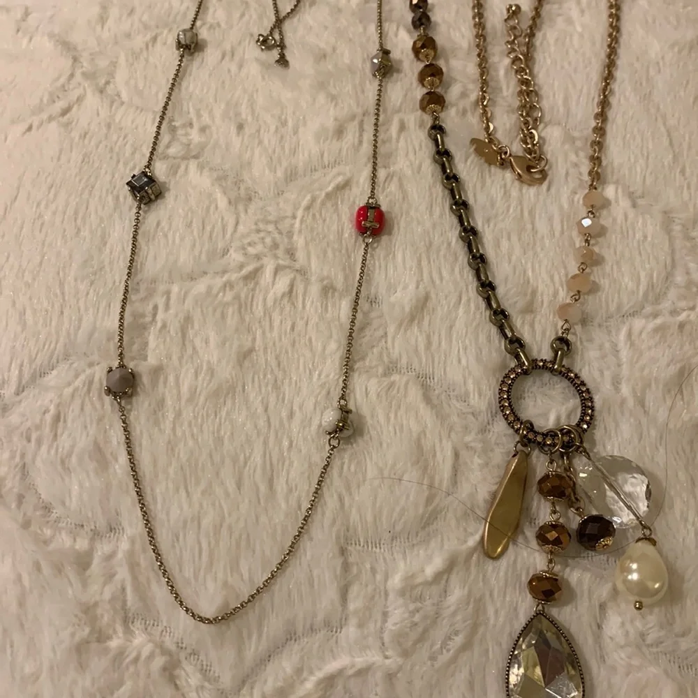 2‎ necklace’s with some beads.Gold tone and silver tone